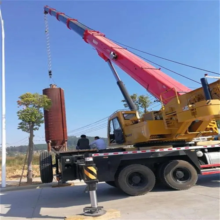 射洪专业吊车租赁多少钱