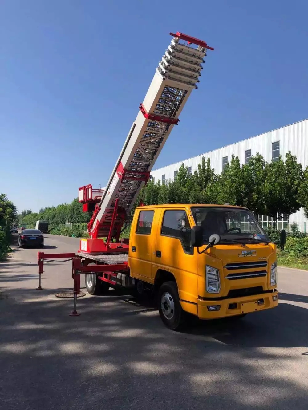 射洪附近的云梯车出租服务：轻松解决高空作业需求