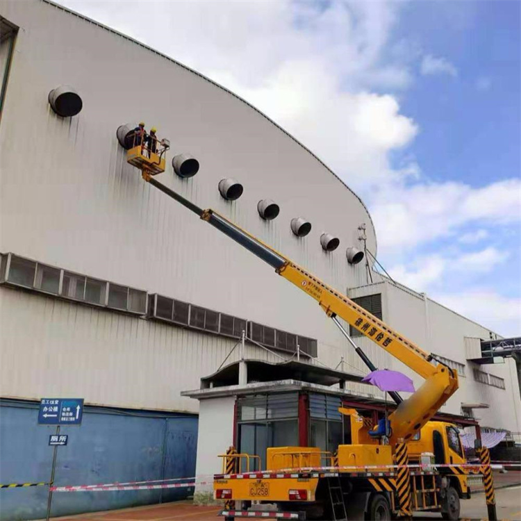 射洪高空作业车出租服务：专业广告牌安装解决方案