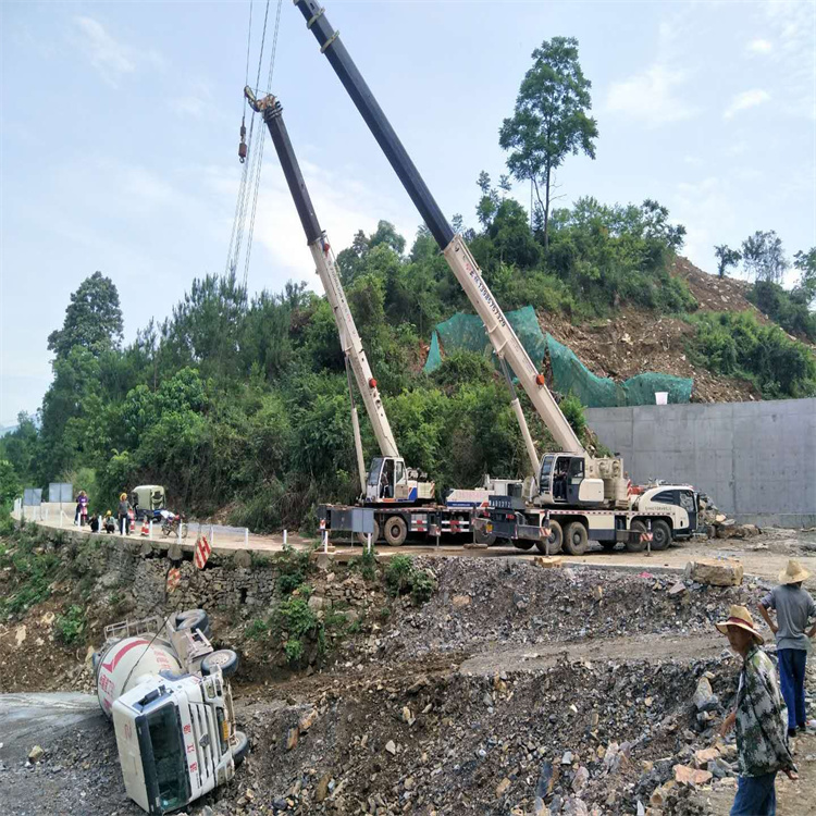 射洪汽车掉沟里叫吊车救援要多少钱