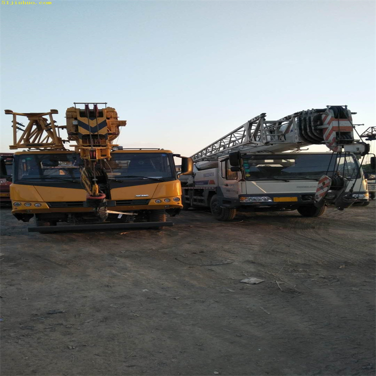 射洪吊车吊挖机正确办法